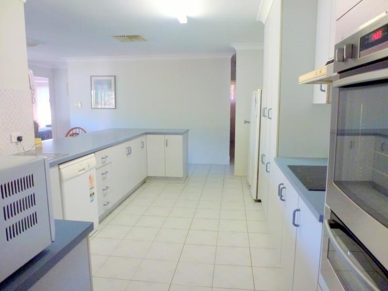 6 Rees Jones Close, Frenchville QLD 4701